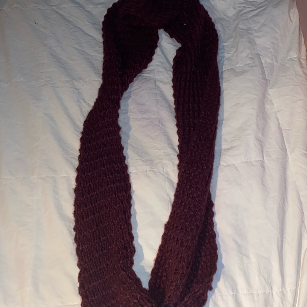 Infinity scarf, maroon